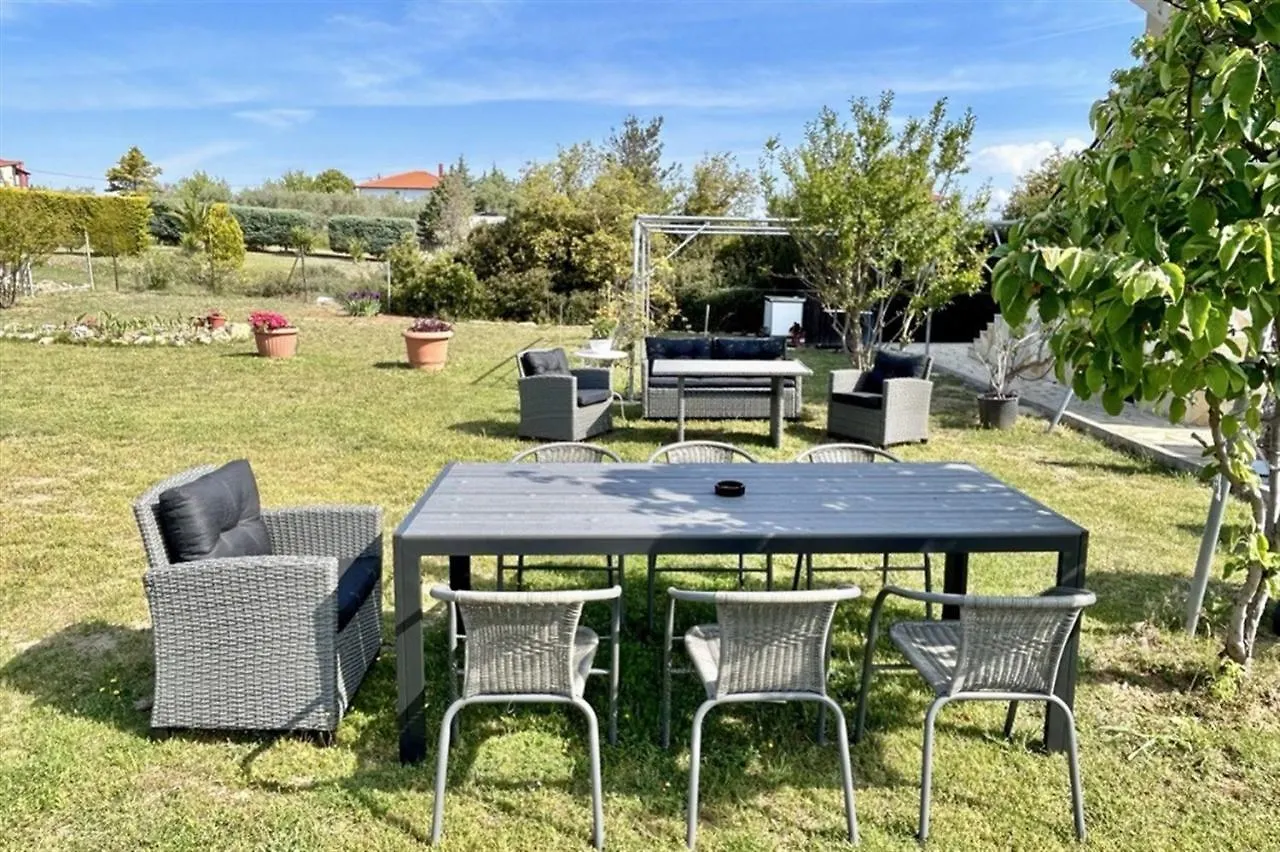 Villa Irina, Nea Potidea Kassandra Beach Apartment Nea Poteidaia